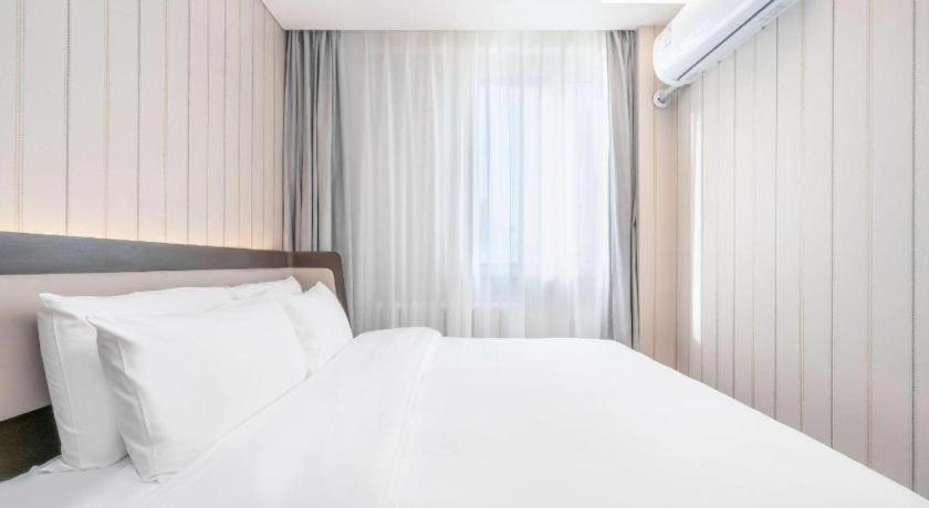Hanting Hotel Beijing Wangfujing Exterior photo